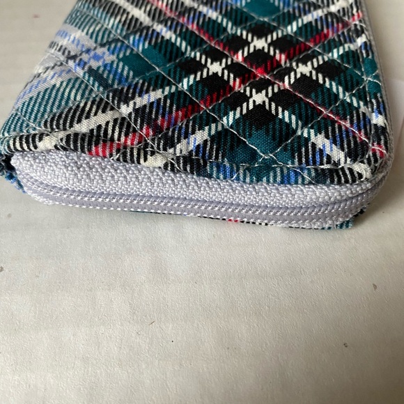 Vera Bradley RFID Petite Zip-Around Wallet Snowy Plaid New - Picture 7 of 13